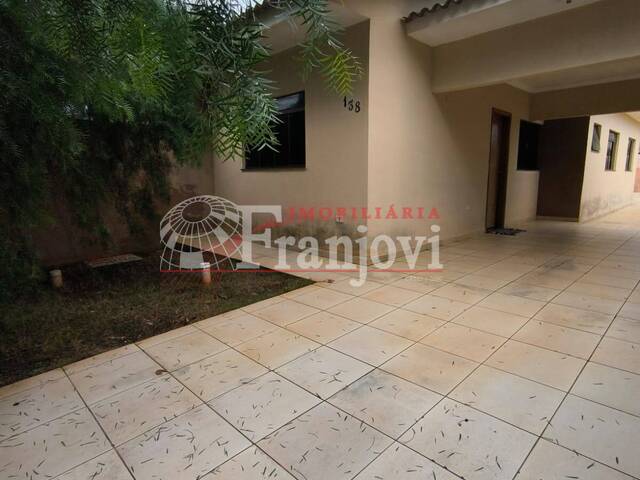 #3291 - Casa para Venda em Arapongas - PR - 2