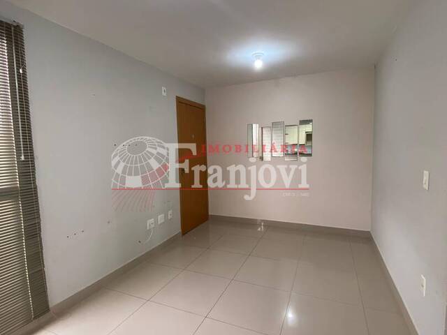 #3305 - Apartamento para Venda em Arapongas - PR - 2