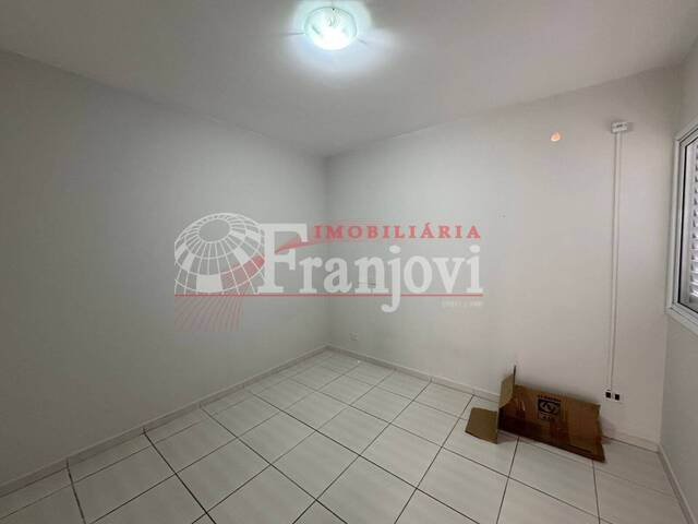 Apartamento para Locação em Arapongas - 2