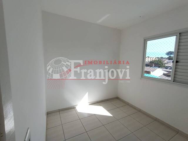 Apartamento para Locação em Arapongas - 4
