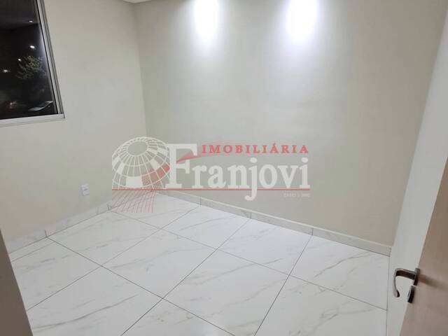 #3358 - Apartamento para Locação em Arapongas - PR