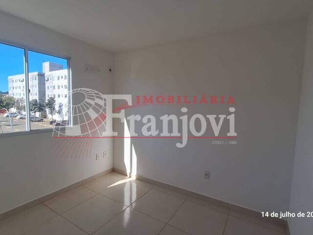 Apartamento para Locação em Arapongas - 2