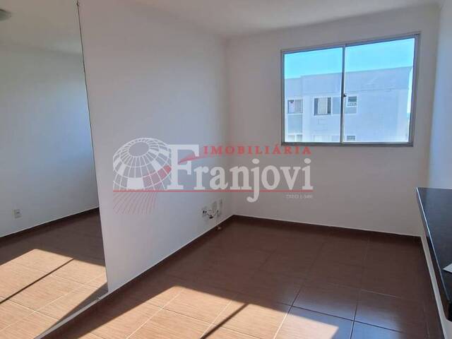 Apartamento para Locação em Arapongas - 2