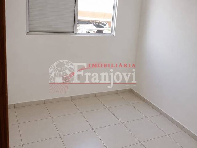 Apartamento para Locação em Arapongas - 2