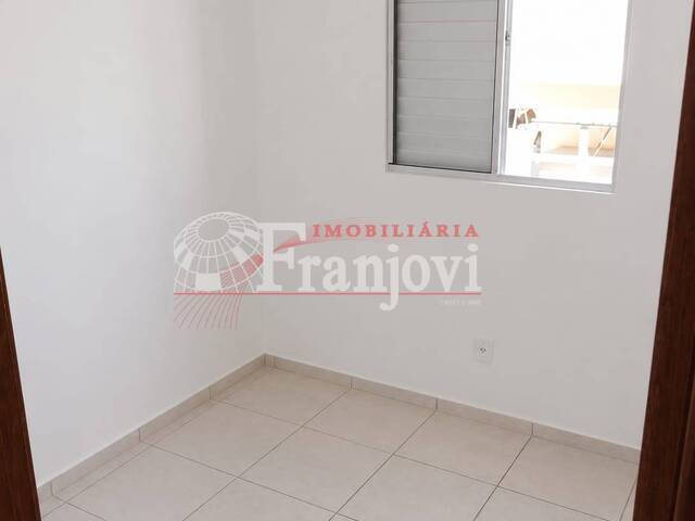 Apartamento para Locação em Arapongas - 3