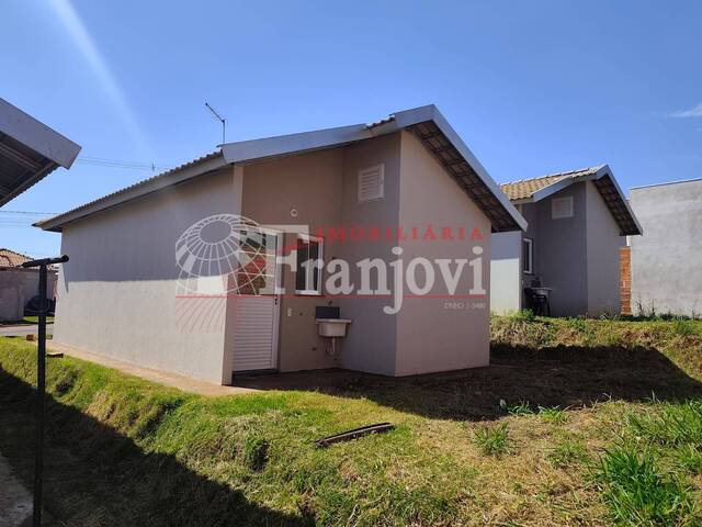#3431 - Casa para Venda em Arapongas - PR - 3