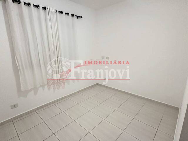 Apartamento para Locação em Arapongas - 2